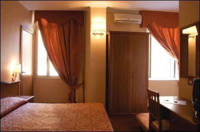 Bed & Breakfast In Trastevere House